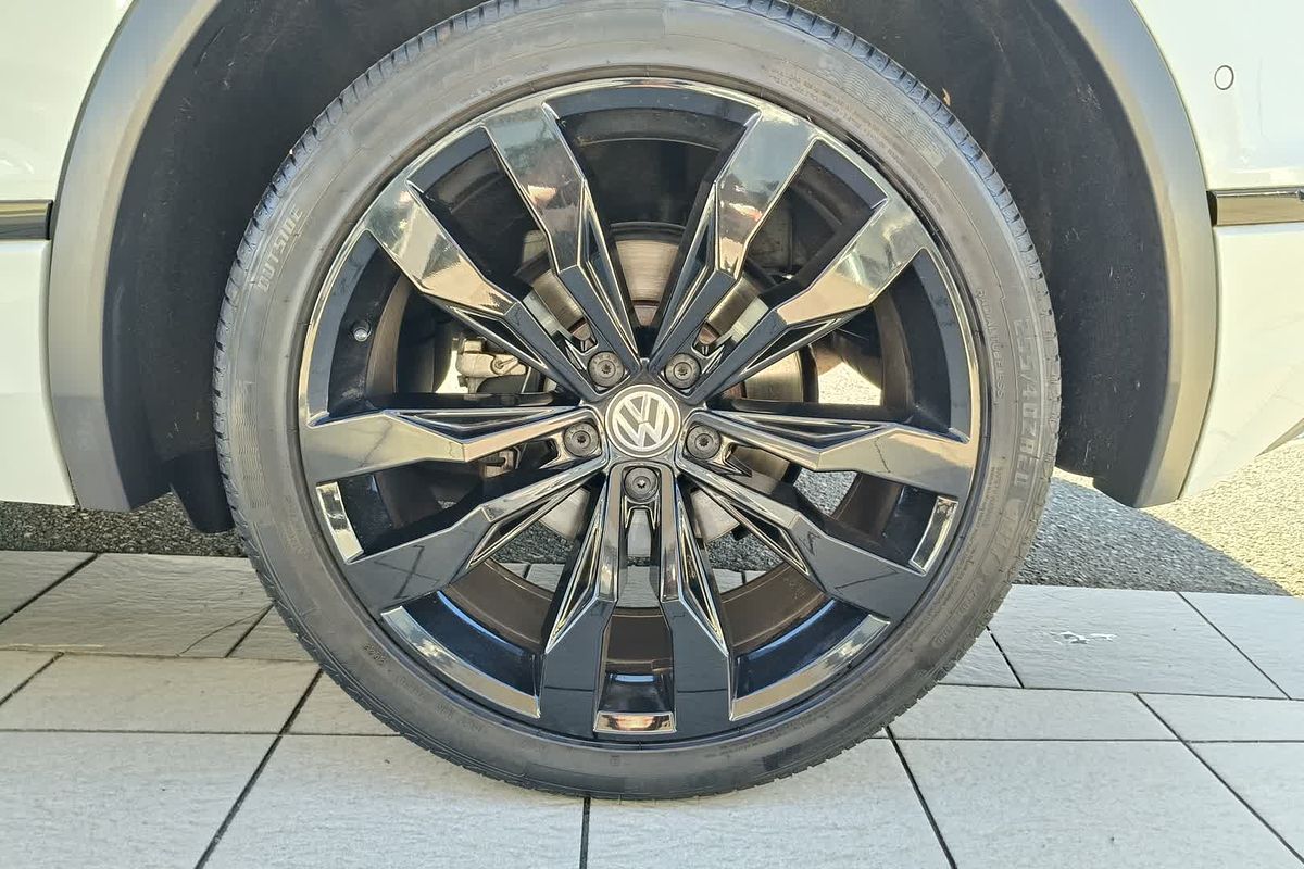 2018 Volkswagen Tiguan Wolfsburg Edition 5N