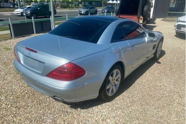 2005 Mercedes Benz SL500  R230