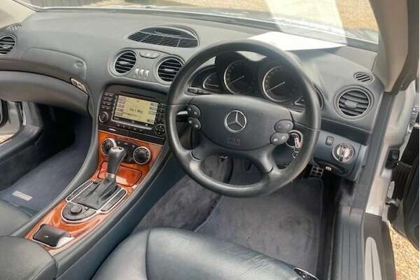 2005 Mercedes Benz SL500  R230