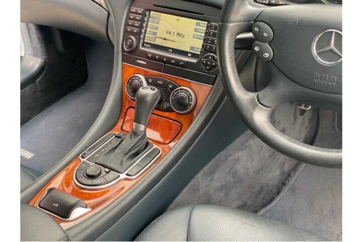 2005 Mercedes Benz SL500  R230