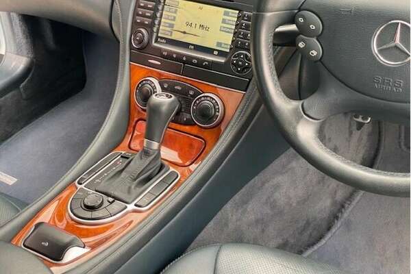 2005 Mercedes Benz SL500  R230