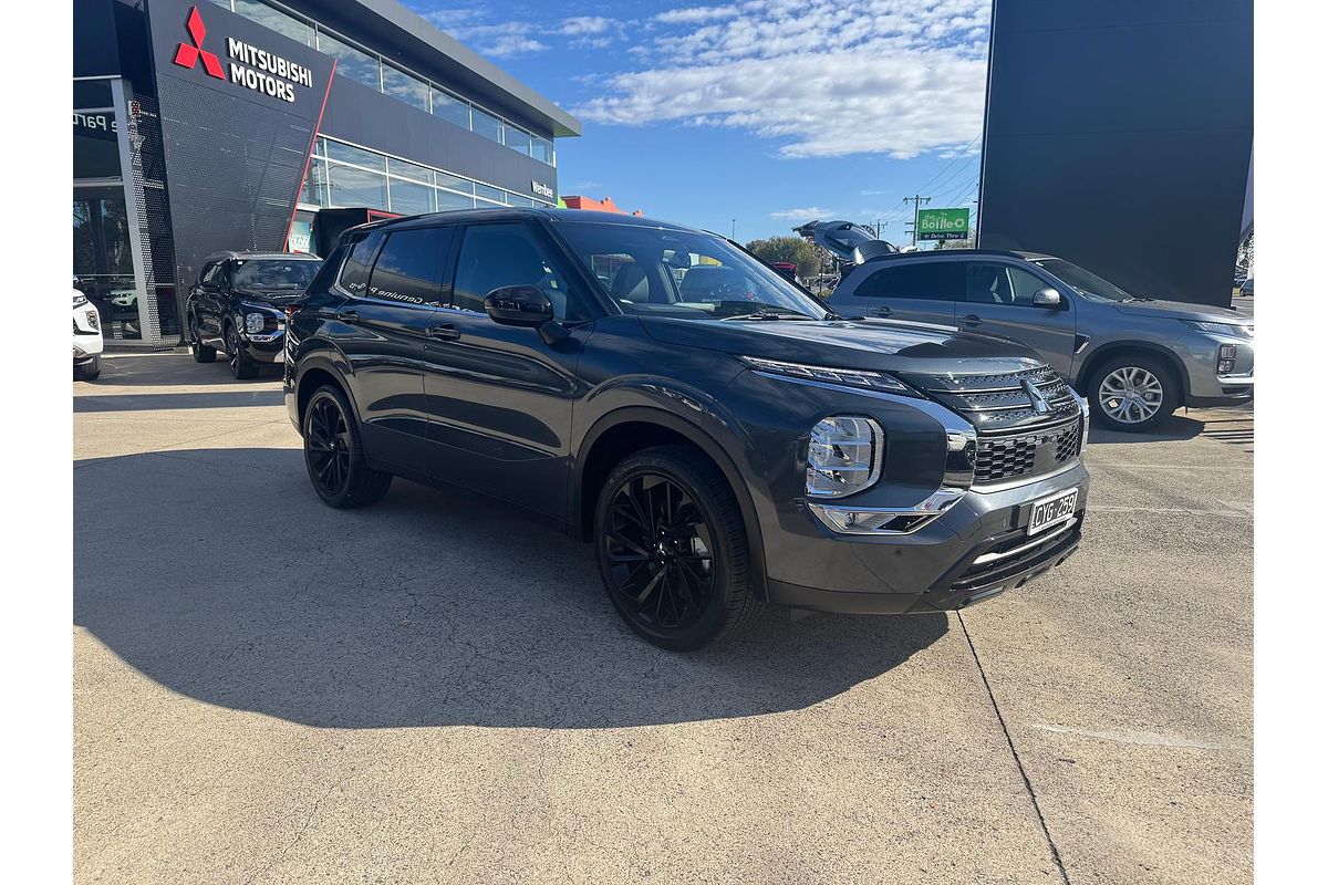 2024 Mitsubishi Outlander Black Edition ZM