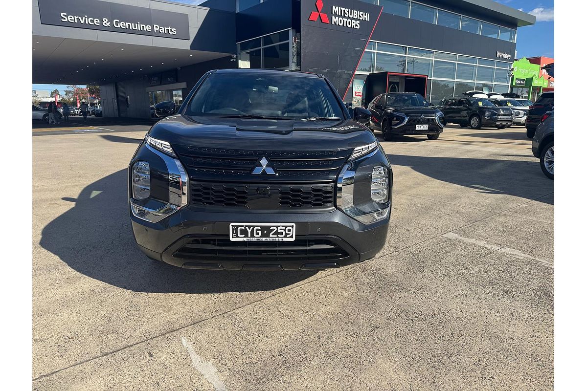 2024 Mitsubishi Outlander Black Edition ZM