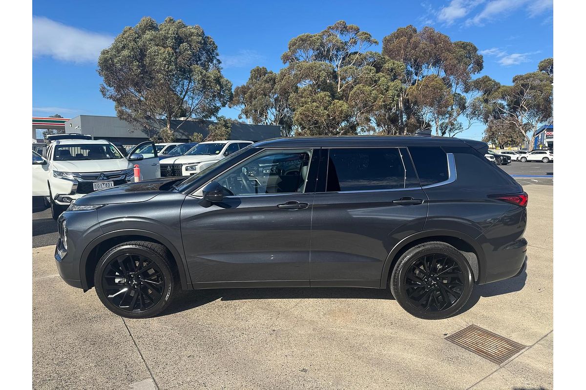 2024 Mitsubishi Outlander Black Edition ZM