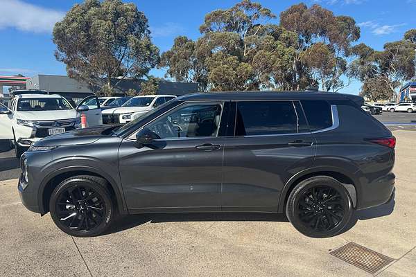 2024 Mitsubishi Outlander Black Edition ZM