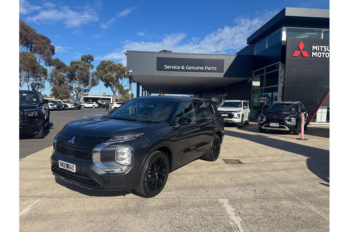 2024 Mitsubishi Outlander Black Edition ZM