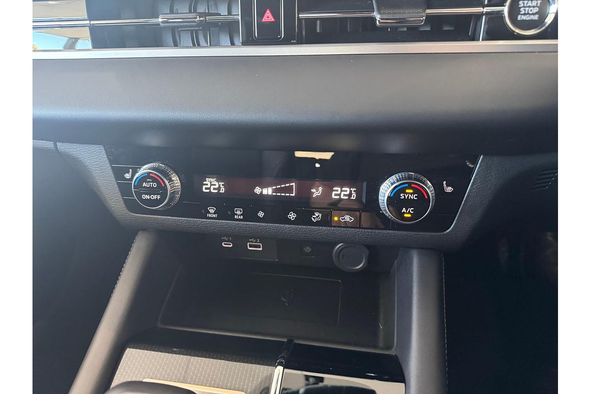 2024 Mitsubishi Outlander Black Edition ZM