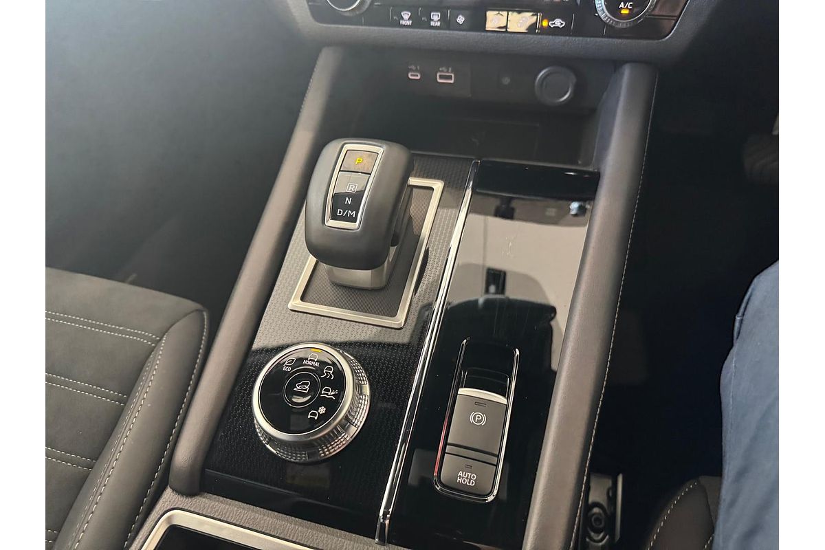 2024 Mitsubishi Outlander Black Edition ZM