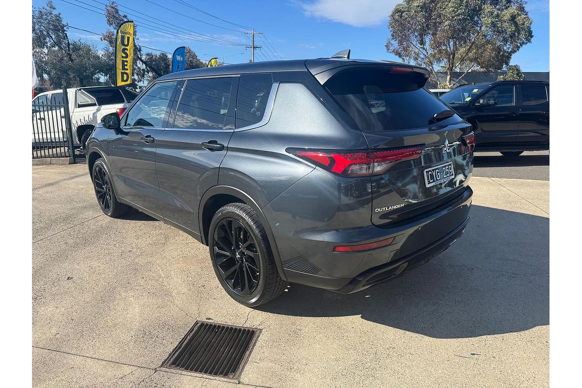 2024 Mitsubishi Outlander Black Edition ZM