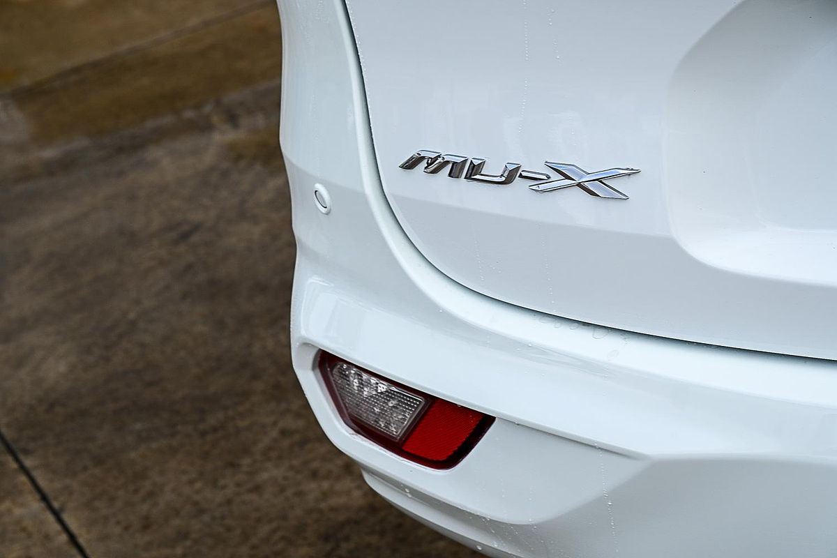 2023 Isuzu MU-X LS-T