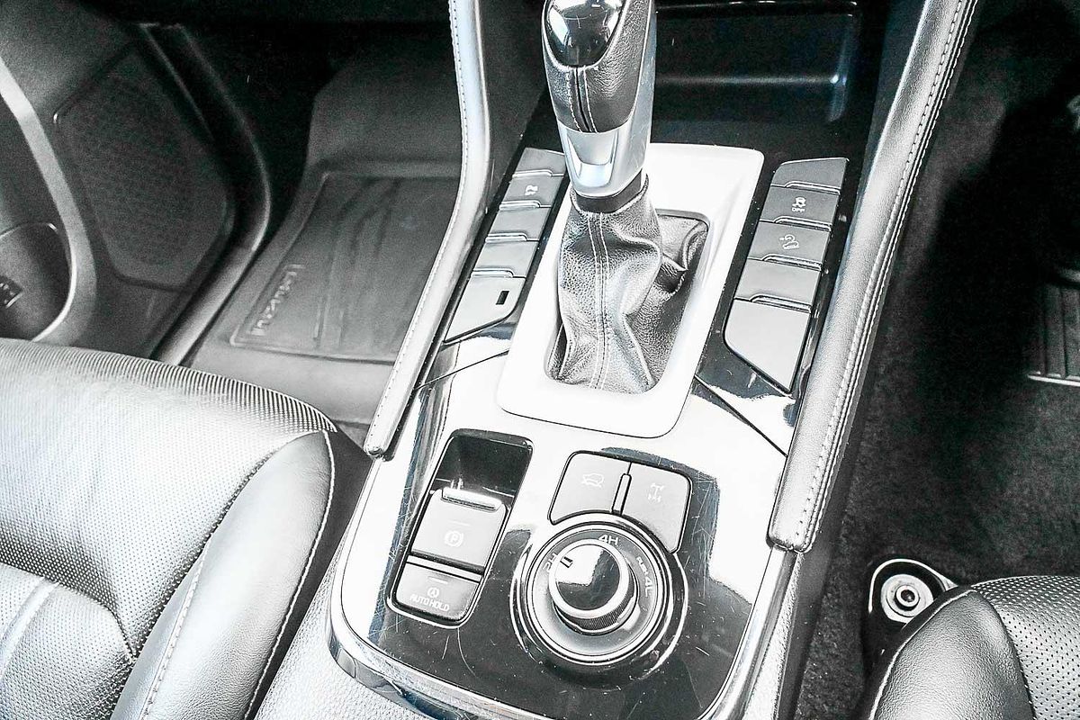 2023 Isuzu MU-X LS-T