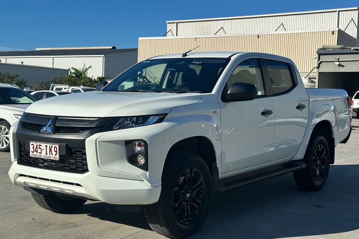 2023 Mitsubishi Triton GLX-R MR