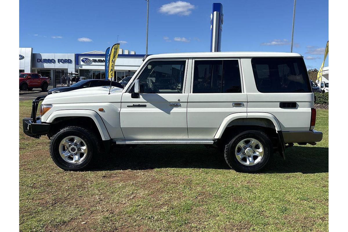 2019 Toyota Landcruiser GXL VDJ76R