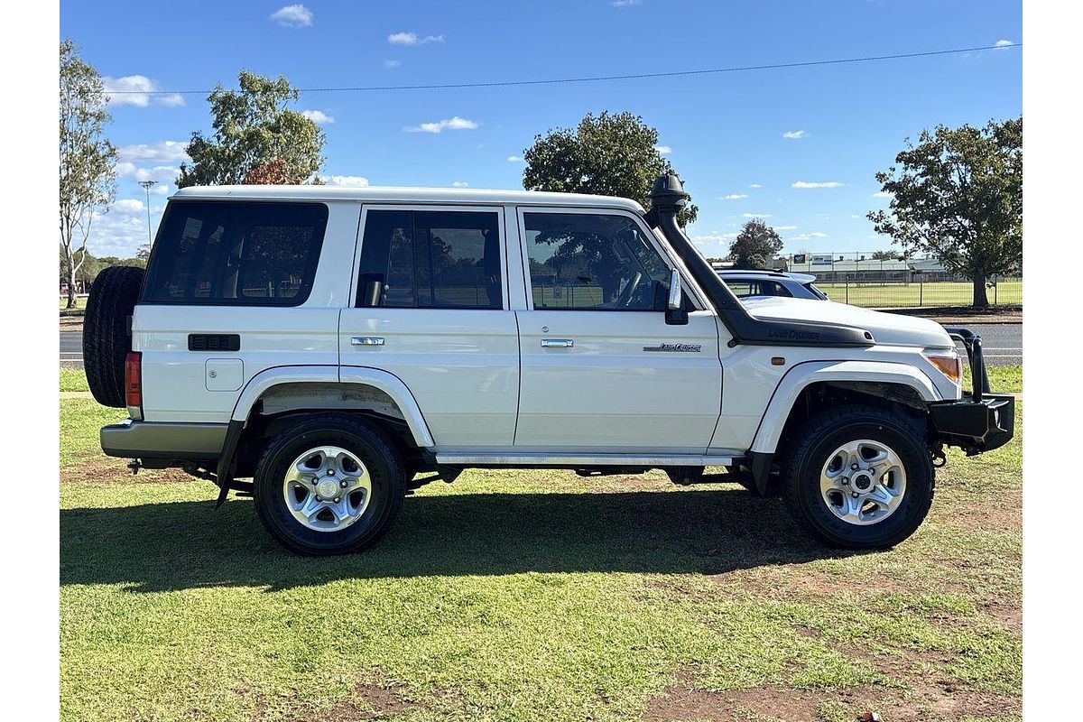 2019 Toyota Landcruiser GXL VDJ76R