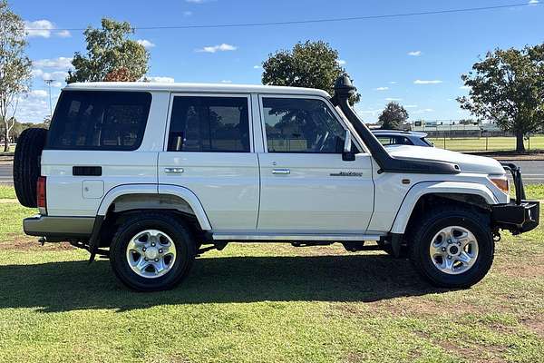 2019 Toyota Landcruiser GXL VDJ76R