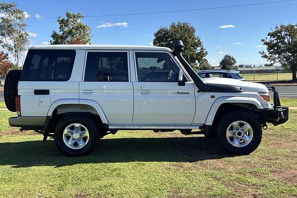 2019 Toyota Landcruiser GXL VDJ76R