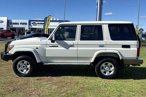 2019 Toyota Landcruiser GXL VDJ76R