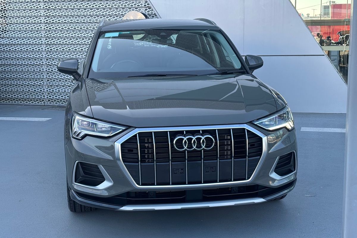 2023 Audi Q3 35 TFSI F3