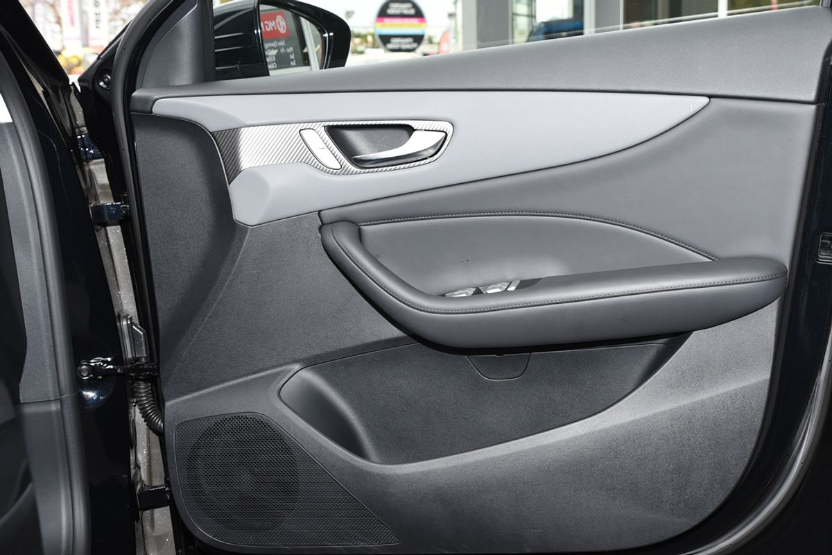 2025 MG MGS5 EV Essence 62 ZS3EM