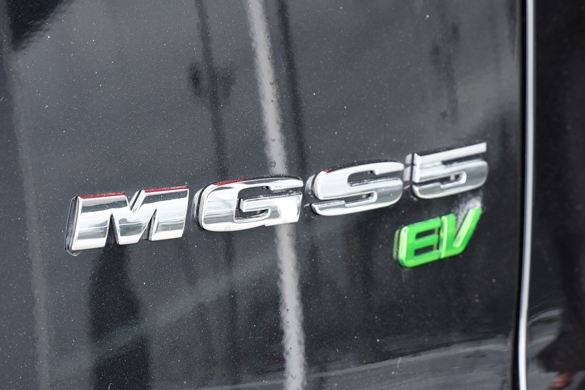 2025 MG MGS5 EV Essence 62 ZS3EM