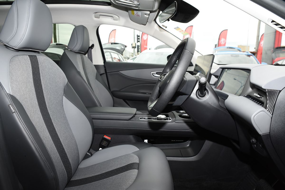 2025 MG MGS5 EV Essence 62 ZS3EM