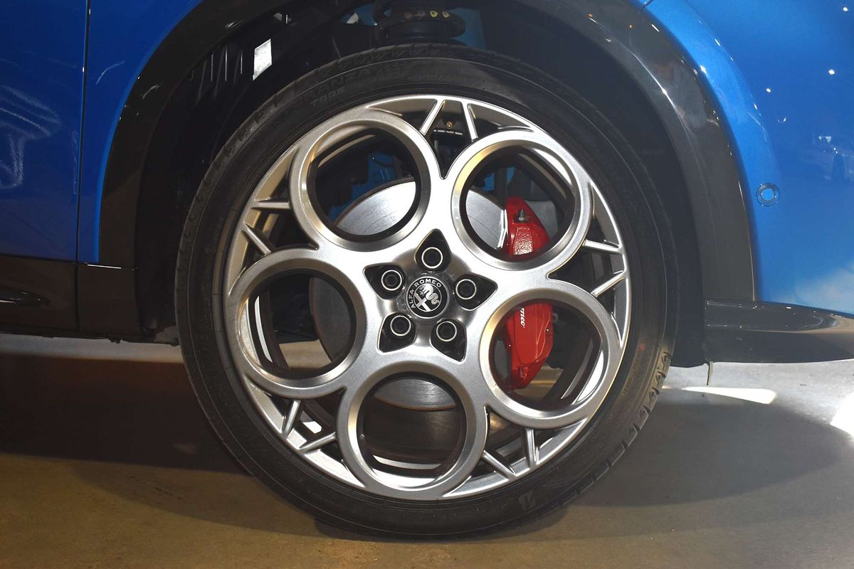 2023 Alfa Romeo Tonale Veloce Plug-In Hybrid