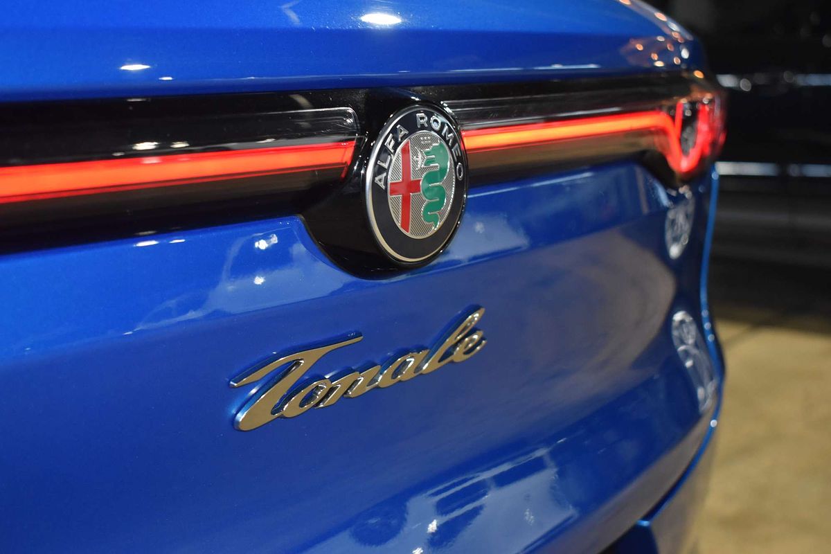 2023 Alfa Romeo Tonale Veloce Plug-In Hybrid