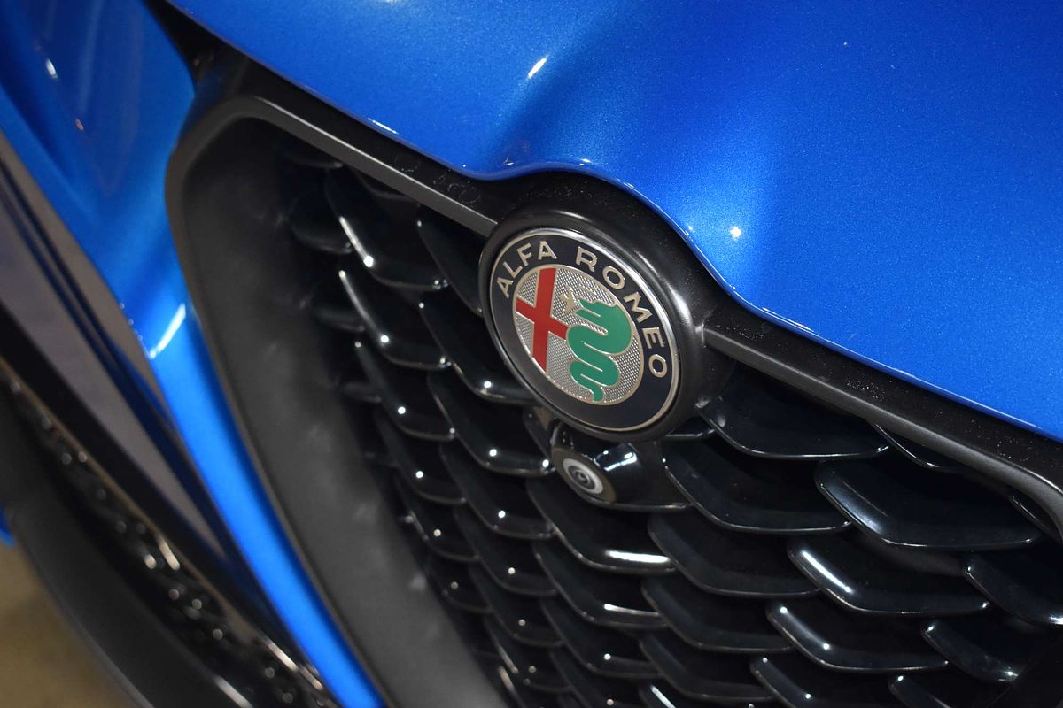 2023 Alfa Romeo Tonale Veloce Plug-In Hybrid