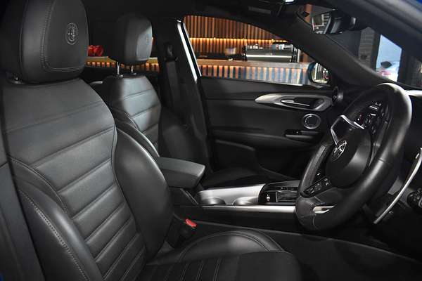 2023 Alfa Romeo Tonale Veloce Plug-In Hybrid