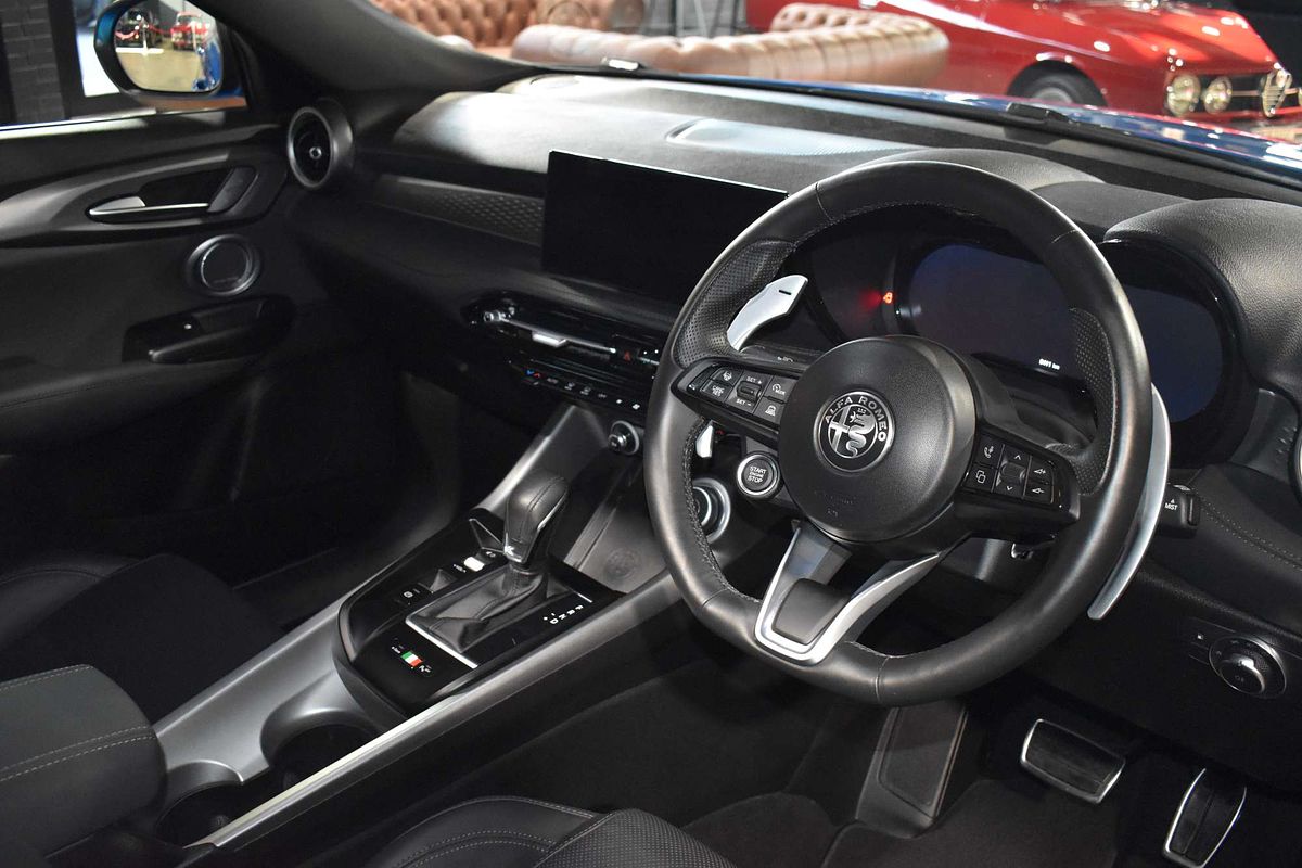 2023 Alfa Romeo Tonale Veloce Plug-In Hybrid