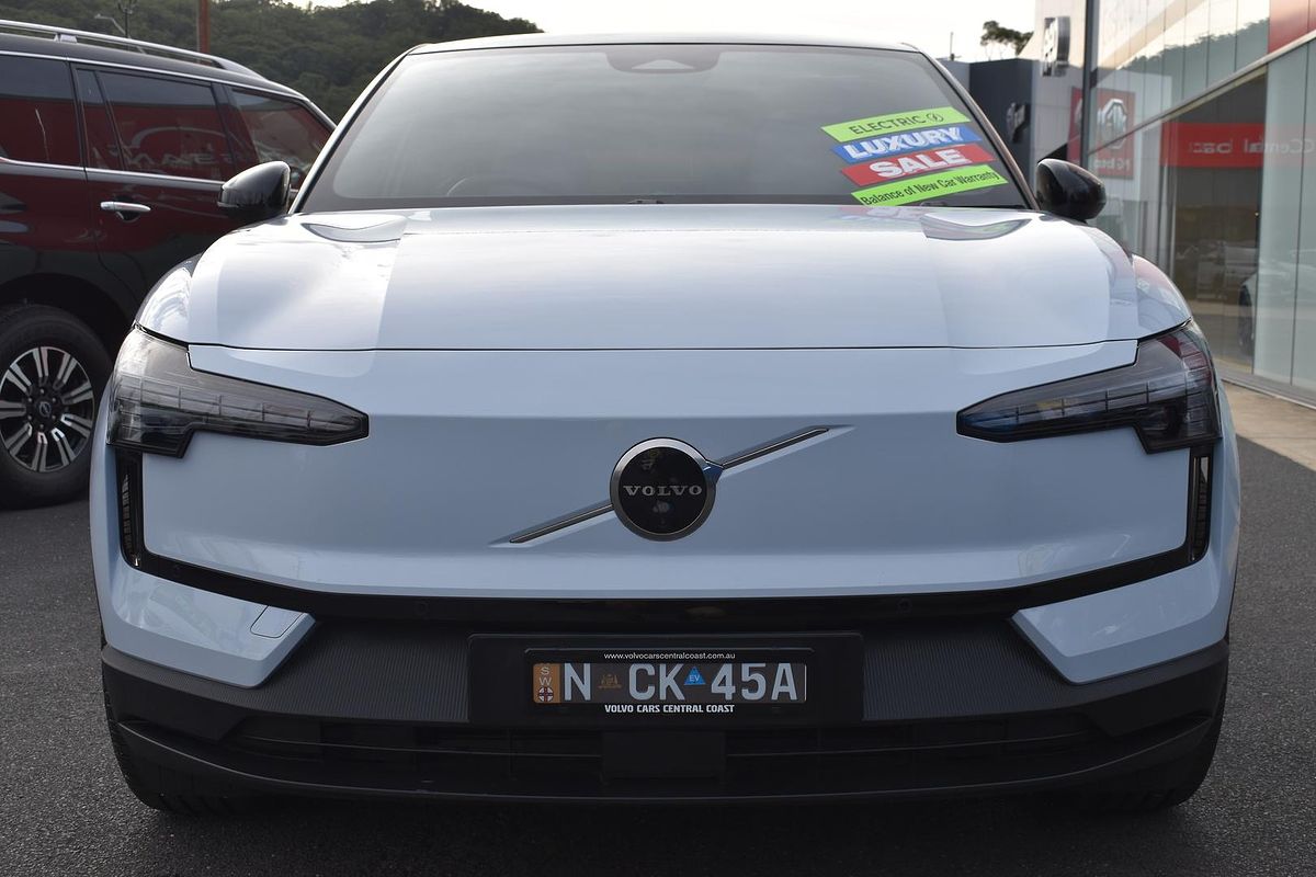 2024 Volvo EX30 Single Motor Extended Range Plus