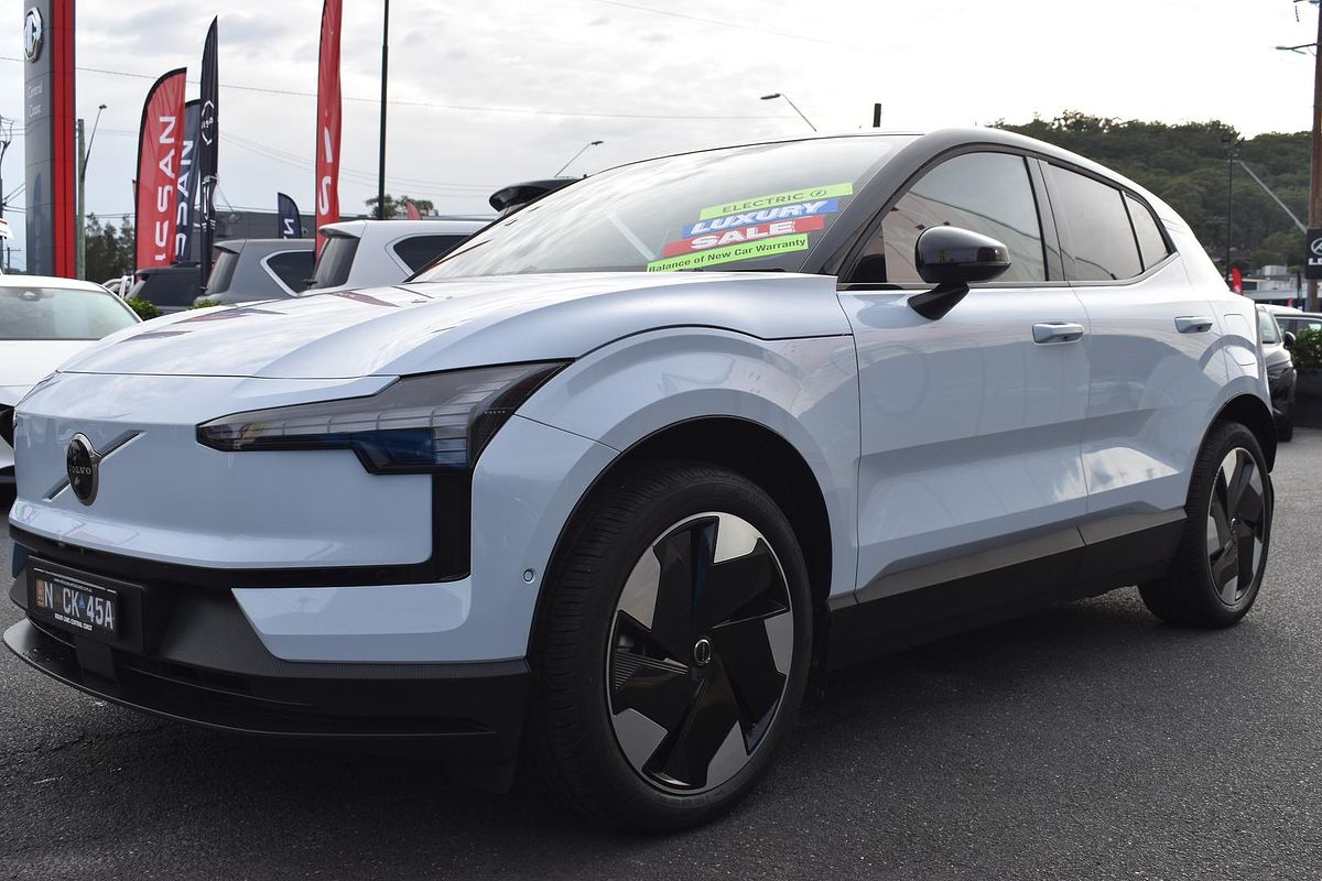 2024 Volvo EX30 Single Motor Extended Range Plus
