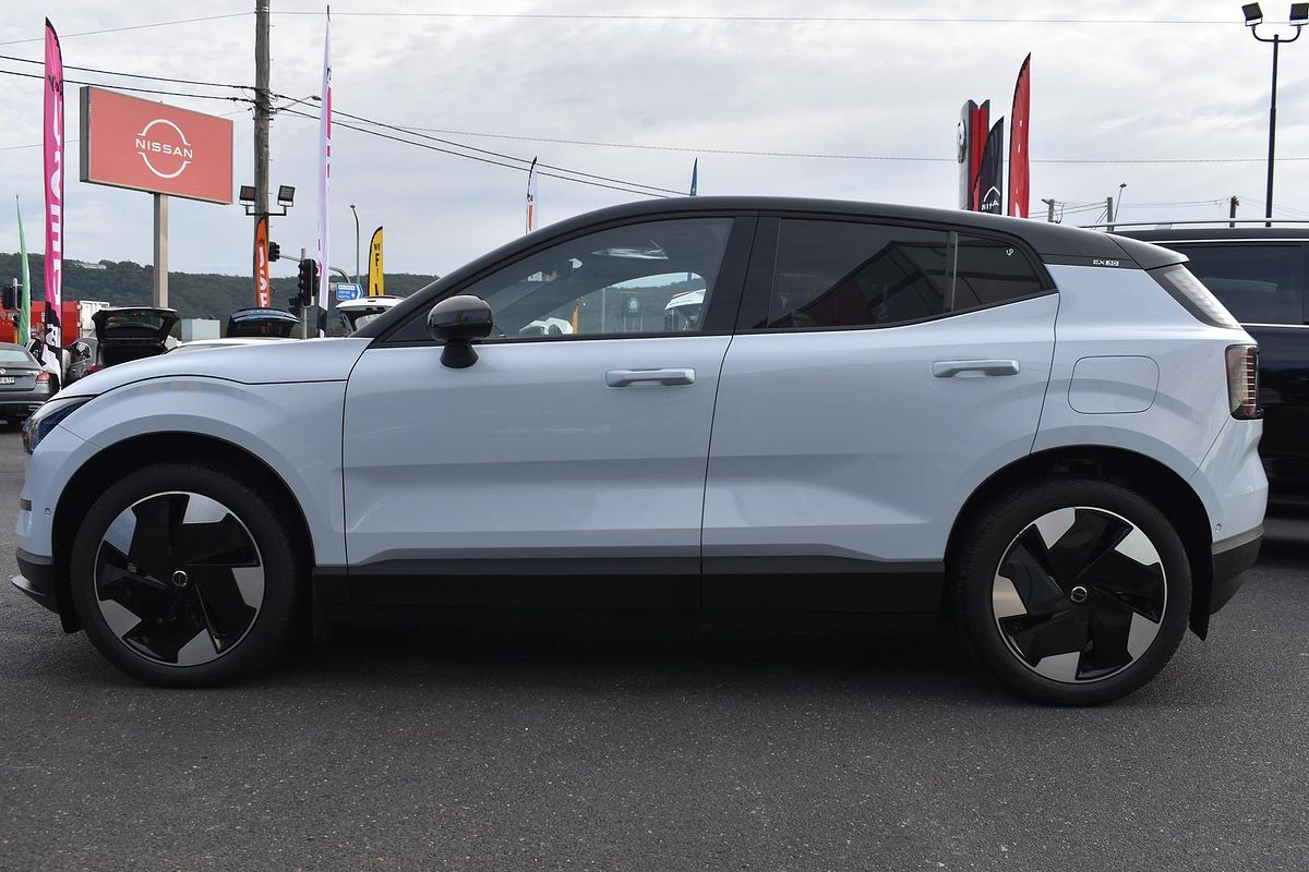 2024 Volvo EX30 Single Motor Extended Range Plus
