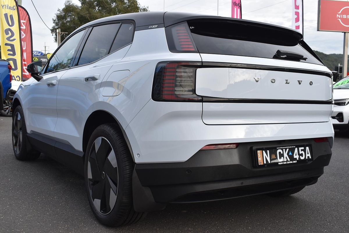 2024 Volvo EX30 Single Motor Extended Range Plus