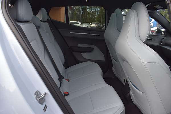 2024 Volvo EX30 Single Motor Extended Range Plus