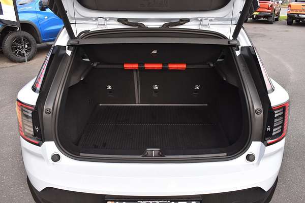 2024 Volvo EX30 Single Motor Extended Range Plus