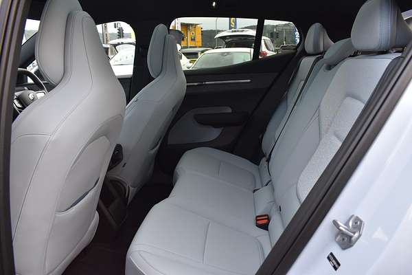 2024 Volvo EX30 Single Motor Extended Range Plus