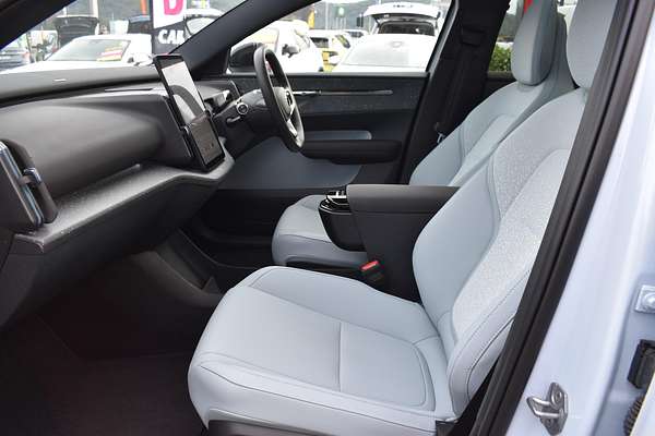 2024 Volvo EX30 Single Motor Extended Range Plus