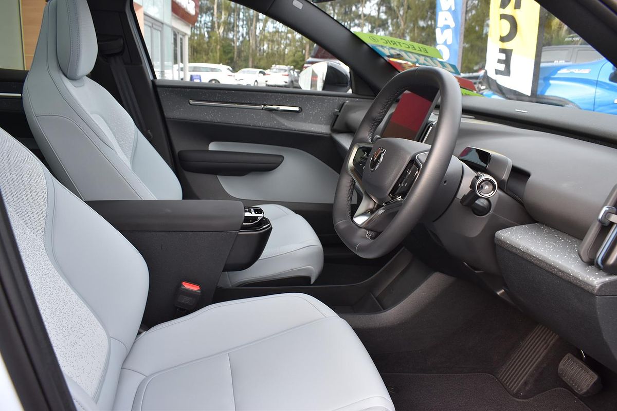2024 Volvo EX30 Single Motor Extended Range Plus