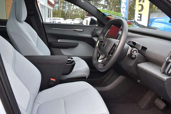 2024 Volvo EX30 Single Motor Extended Range Plus