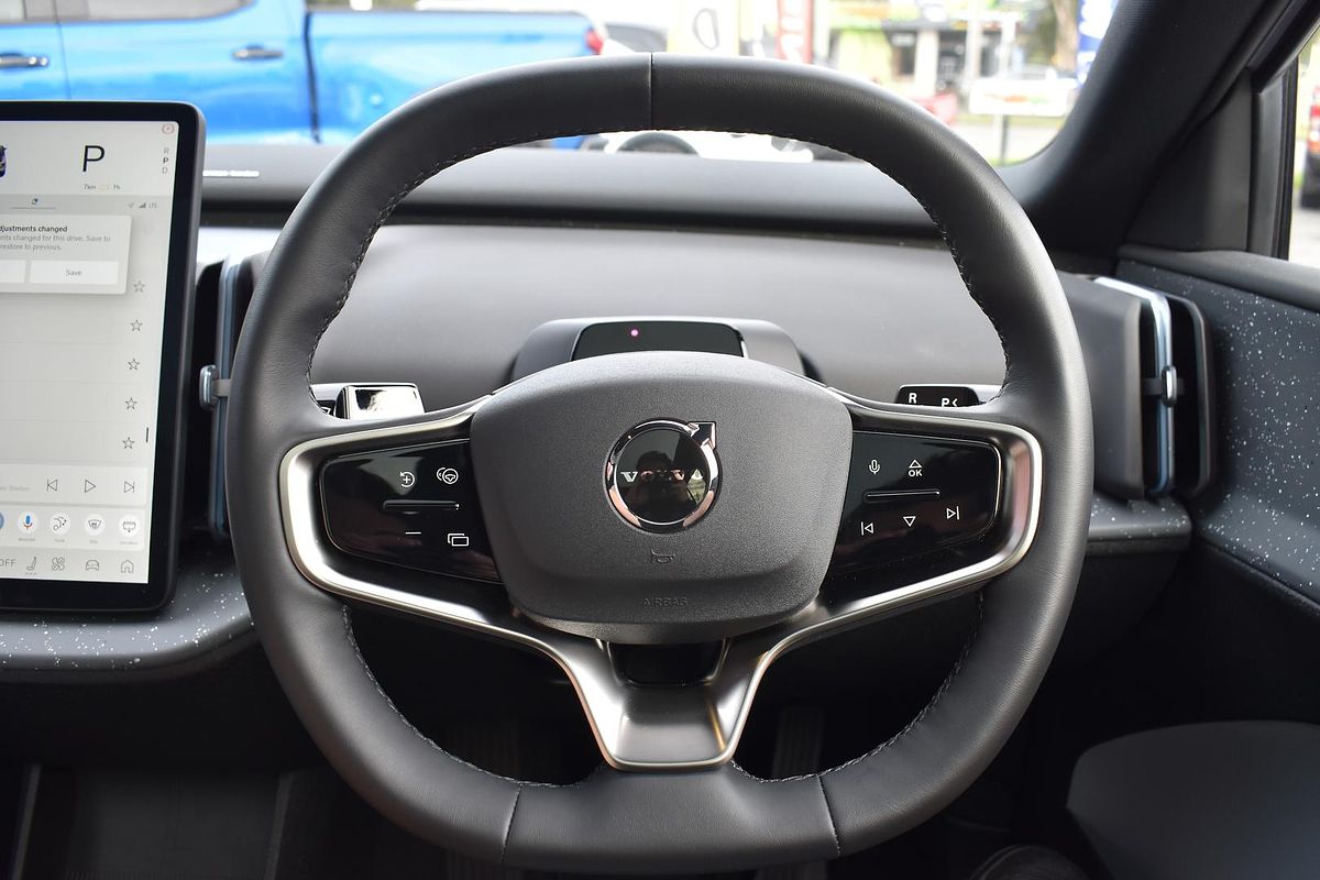 2024 Volvo EX30 Single Motor Extended Range Plus