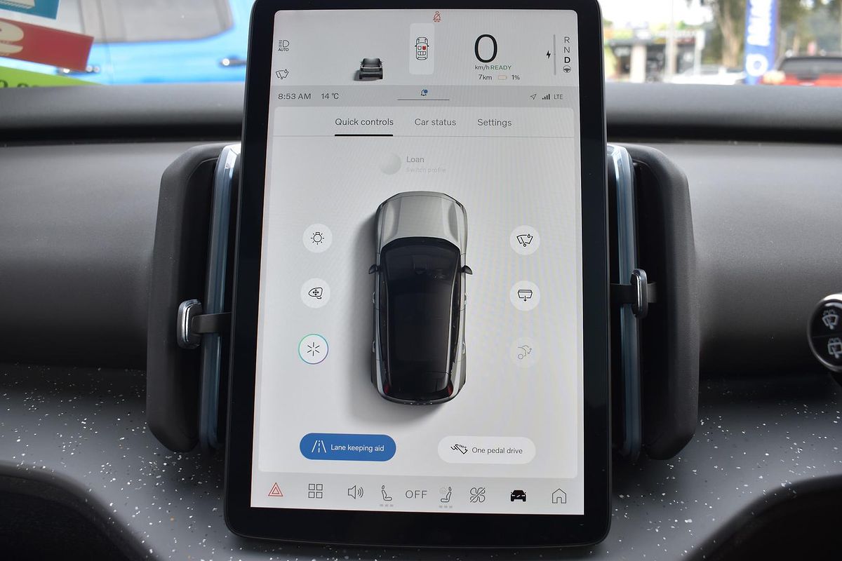 2024 Volvo EX30 Single Motor Extended Range Plus