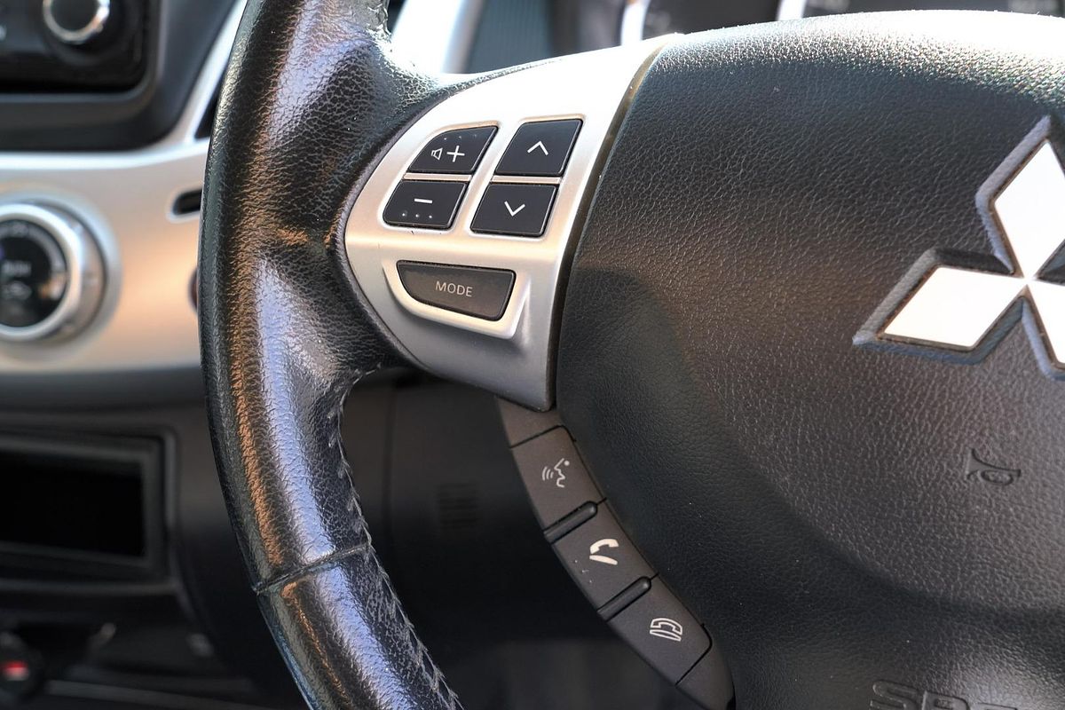 2015 Mitsubishi Triton GLX-R MN 4X4