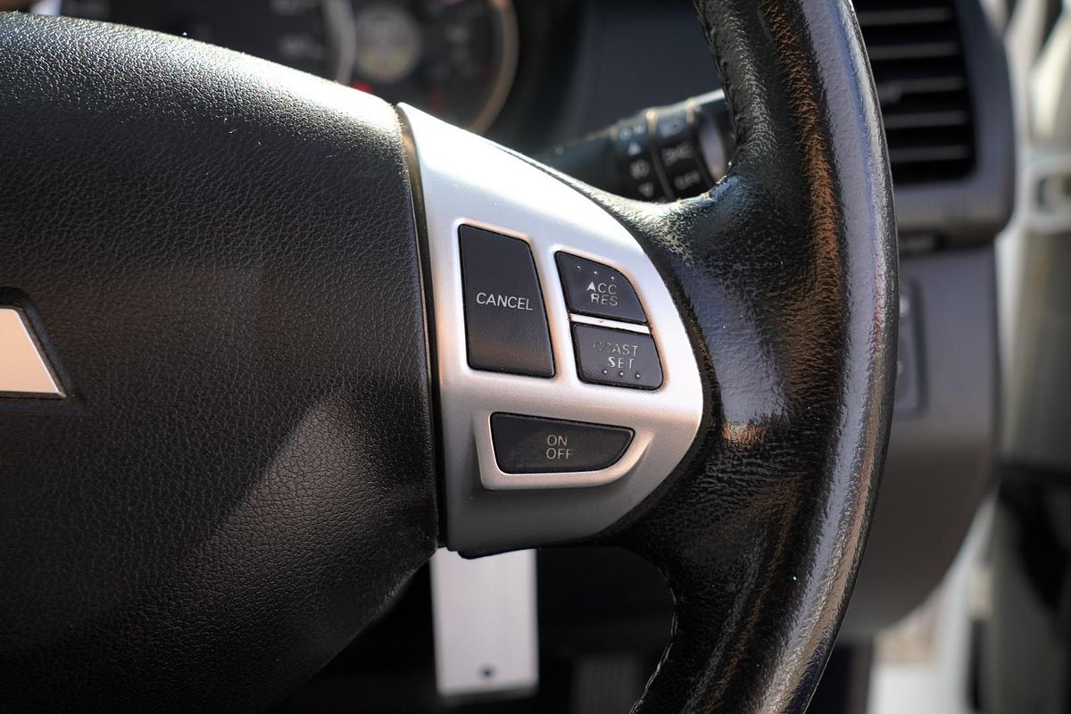 2015 Mitsubishi Triton GLX-R MN 4X4