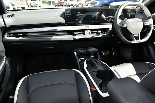 2025 Kia K4 GT-Line CL4m