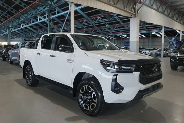 2024 Toyota Hilux SR5 48V GUN126R 4X4