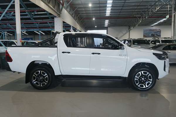 2024 Toyota Hilux SR5 48V GUN126R 4X4
