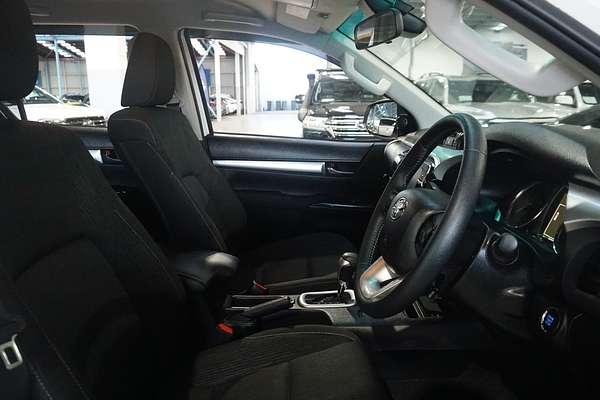 2024 Toyota Hilux SR5 48V GUN126R 4X4