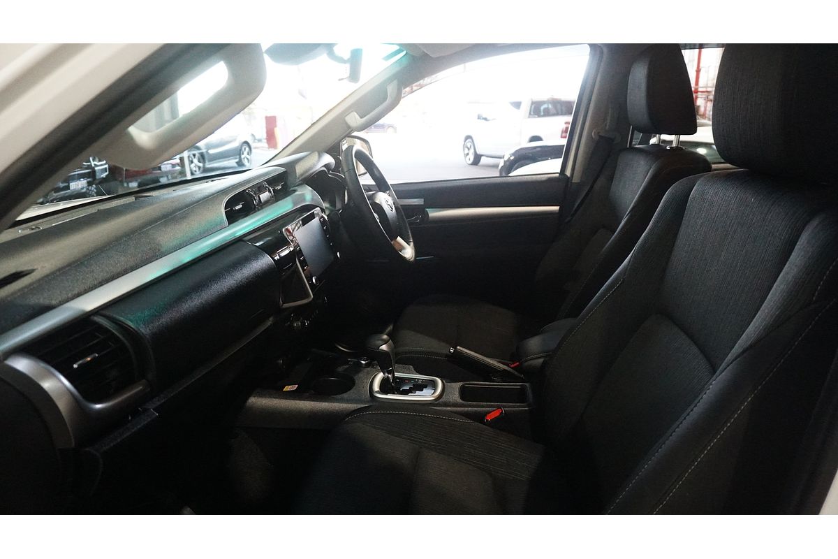 2024 Toyota Hilux SR5 48V GUN126R 4X4