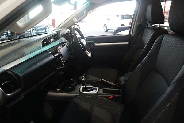 2024 Toyota Hilux SR5 48V GUN126R 4X4